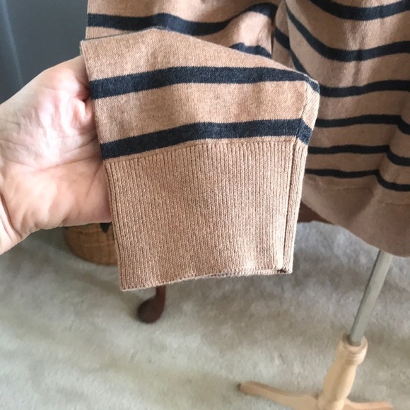 Gap Camel - Gray Stripe Sweater XL - Picture 3 of 9